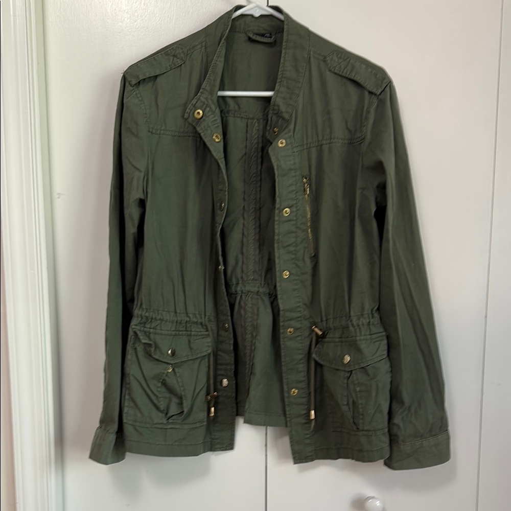 Green Utility Jacket with Collared Neckline and Relaxed Fit